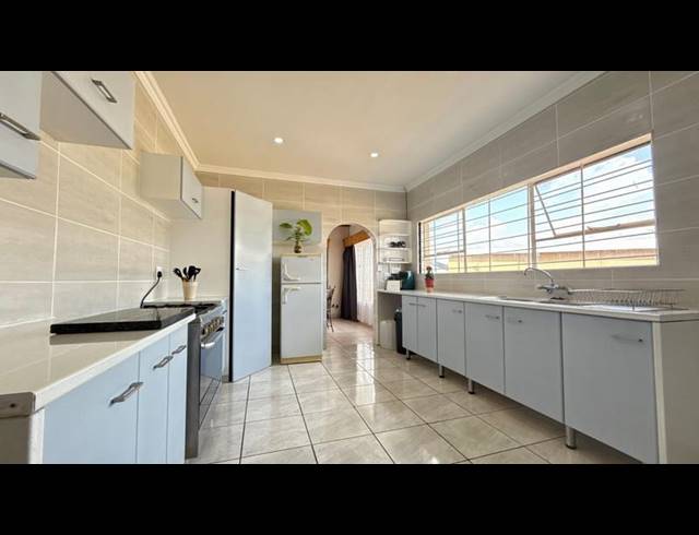 4 BEDROOM HOUSE FOR SALE IN RISANA